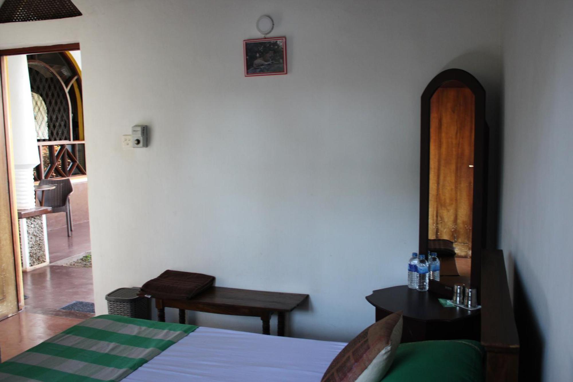 Olideb Gedara Hotel Negombo Exterior photo